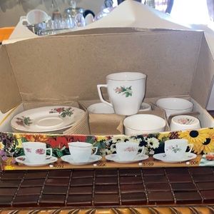 12 Pc Set, Service For 6 Pedestal Cup & Saucer China with flowers Pattern